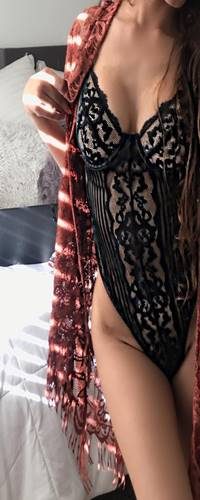 Şişli Azeri Escort Nazmilla İri Göğüslü